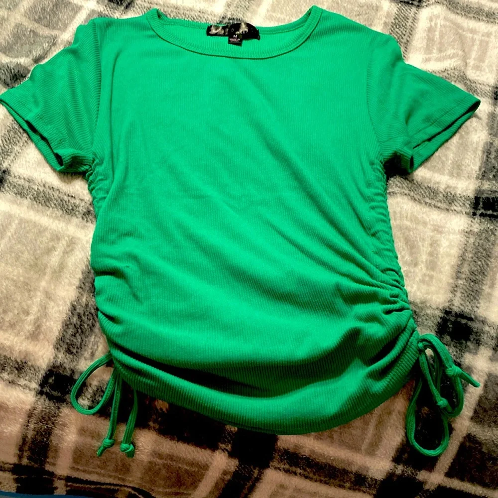Green Ribbed Top - Picture 1 of 2